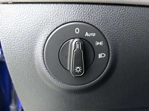 New 2024 Volkswagen Taos SE image 18