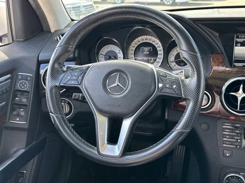 Used 2013 Mercedes-Benz GLK 350 2WD image 17