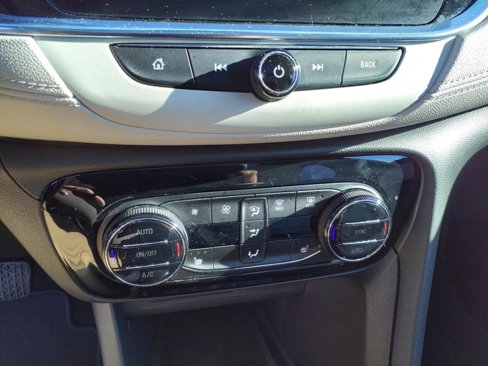 Used 2021 Buick Encore GX Essence w/ Advanced Technology Package image 17