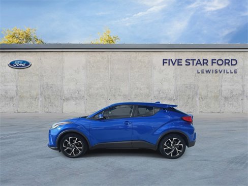 Used 2022 Toyota C-HR XLE image 5