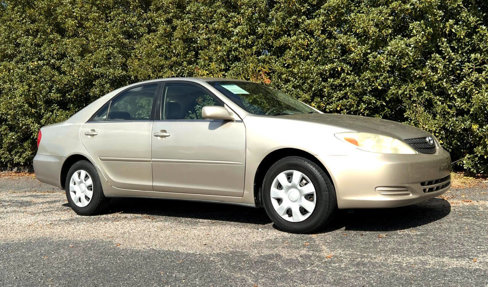Used 2004 Toyota Camry LE image 10