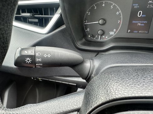 Used 2023 Toyota Corolla LE image 32