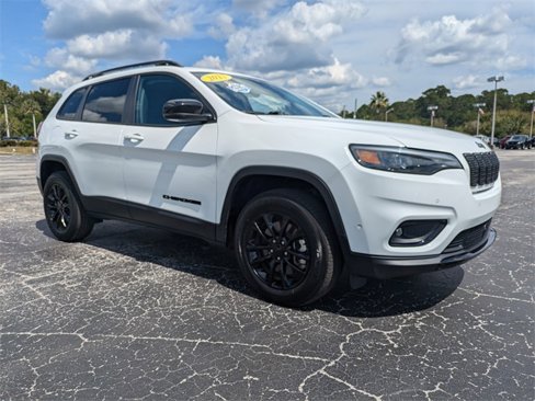 Used 2023 Jeep Cherokee Altitude Lux image 5