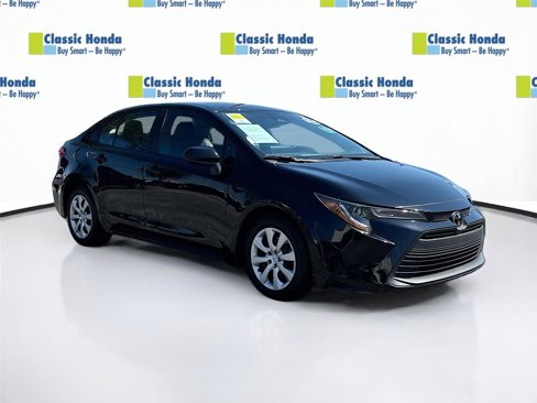 Used 2024 Toyota Corolla LE image 1