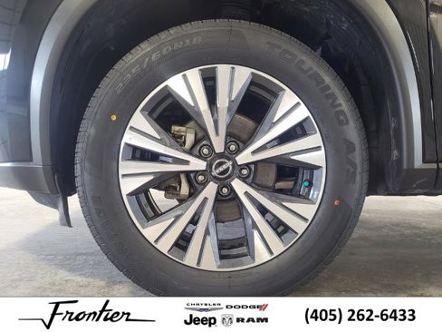 Used 2023 Nissan Rogue SV image 10