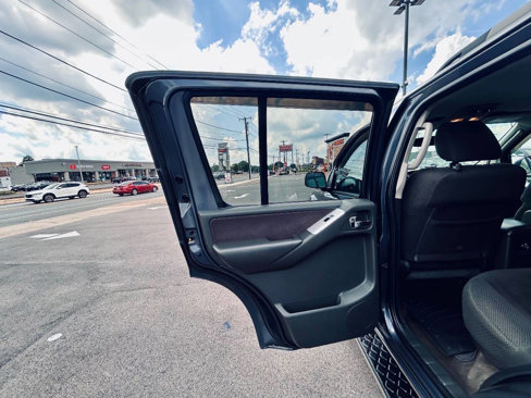 Used 2012 Nissan Pathfinder SV image 26