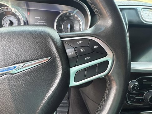 Used 2020 Chrysler 300 Limited image 38