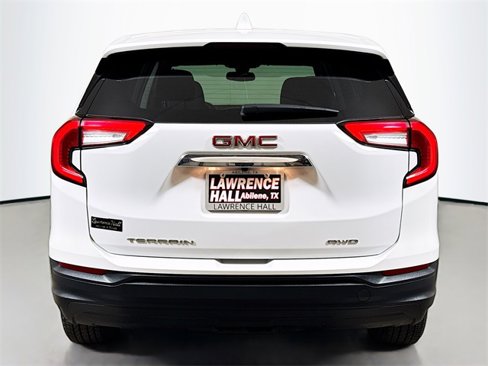 Used 2024 GMC Terrain SLE image 5