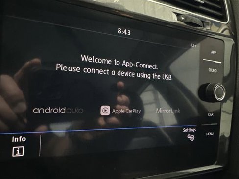 Used 2019 Volkswagen Golf SE image 28