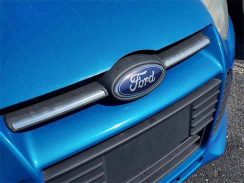 Used 2013 Ford Focus SE w/ SE Winter Pkg image 4