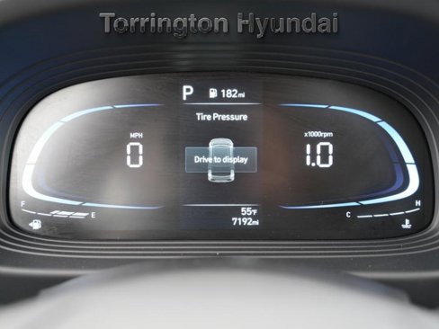Certified 2024 Hyundai Venue SEL image 18