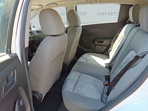 Used 2020 Chevrolet Sonic LT image 8