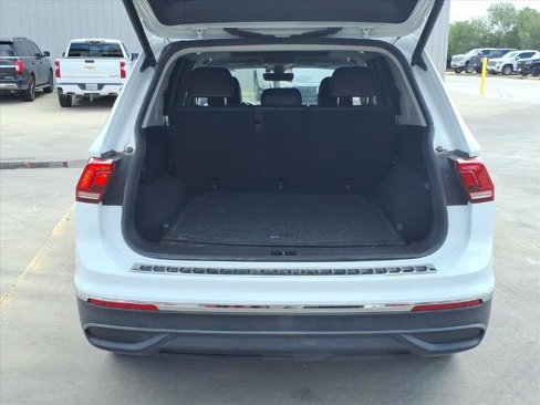 Used 2022 Volkswagen Tiguan SE image 14