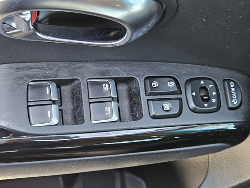 Certified 2018 Kia Soul ! w/ Tech Package image 18