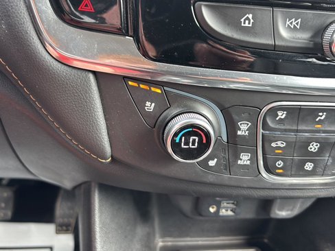 Used 2020 Chevrolet Traverse Premier image 32