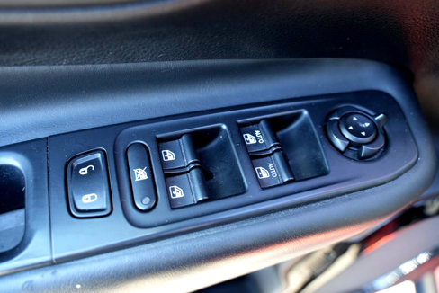 Used 2017 Jeep Renegade Altitude image 30
