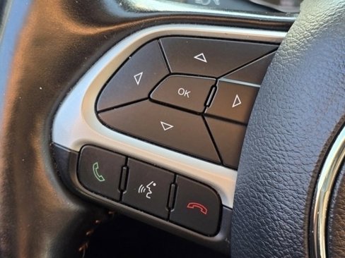 Used 2020 Jeep Compass Latitude w/ Cold Weather Group image 14