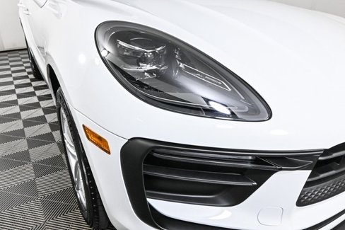 Certified 2025 Porsche Macan image 35