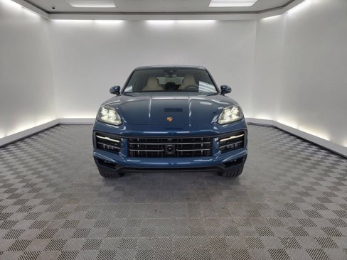 Used 2024 Porsche Cayenne S image 6