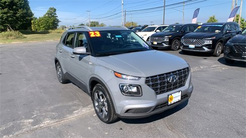 Used 2023 Hyundai Venue SEL image 7
