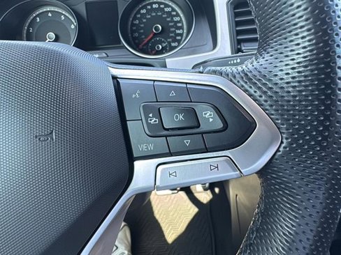 Used 2020 Volkswagen Atlas Cross Sport SE image 18