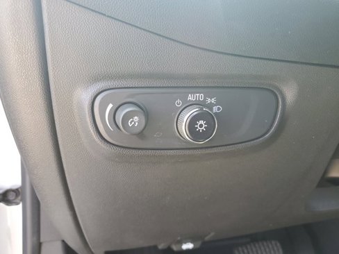 Used 2022 Chevrolet Equinox LT w/ LPO, Cargo Package image 22