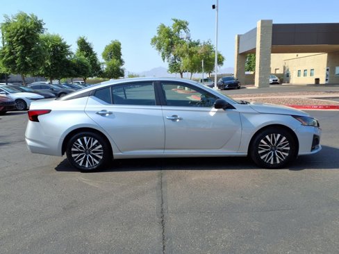 Used 2024 Nissan Altima 2.5 SV image 8
