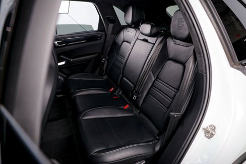 Used 2020 Porsche Cayenne Turbo S image 16