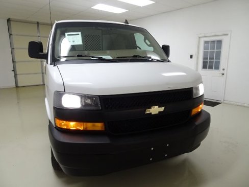Used 2020 Chevrolet Express 2500 w/ Driver Convenience Package image 8