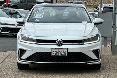 Used 2025 Volkswagen Jetta SE w/ Sunroof Package image 9