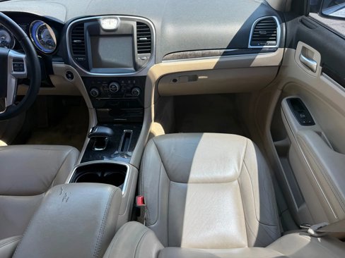 Used 2013 Chrysler 300 w/ Driver Convenience Group image 17