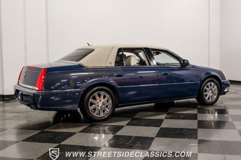 Used 2008 Cadillac DTS Luxury III image 12