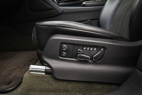 Used 2022 Bentley Bentayga image 43