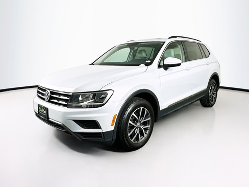 Used 2018 Volkswagen Tiguan SE w/ Panoramic Sunroof Package image 3