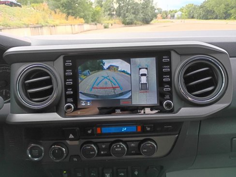 Used 2023 Toyota Tacoma TRD Off-Road image 21