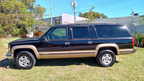 Used 1999 Chevrolet Suburban 4WD w/ Preferred Equipment Group 3 image 1