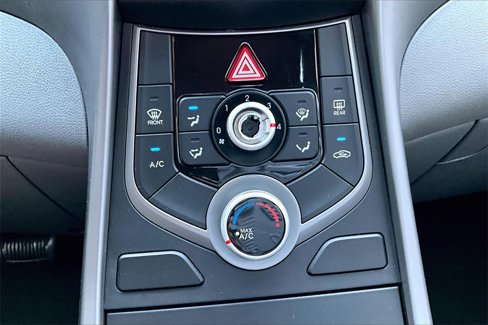 Used 2016 Hyundai Elantra SE image 30
