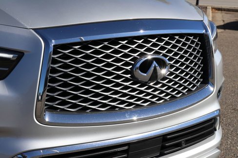Used 2019 INFINITI QX80 Luxe w/ Proassist Package image 12
