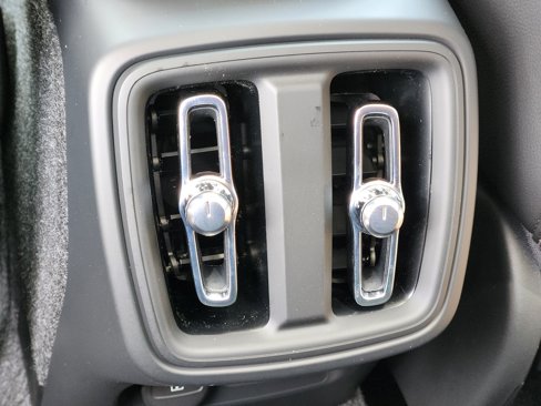 New 2025 Volvo XC40 B5 Core w/ Climate Package image 17
