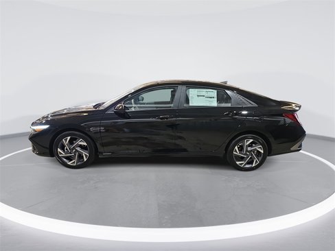 New 2025 Hyundai Elantra Sport image 8