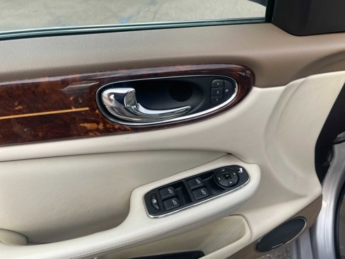 Used 2006 Jaguar XJ8 L image 19