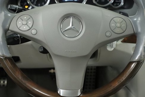 Used 2011 Mercedes-Benz E 550 Coupe image 13