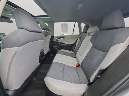 Used 2021 Toyota RAV4 XLE image 12