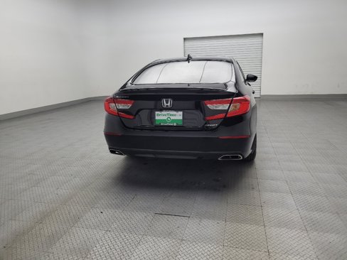Used 2018 Honda Accord Sport image 7