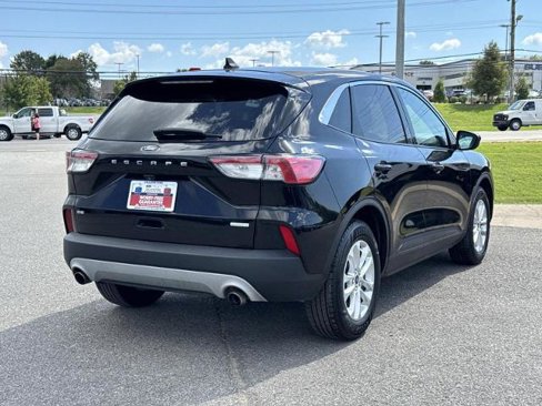 Certified 2020 Ford Escape SE image 4