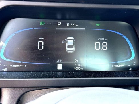 Used 2024 Hyundai Elantra SE image 19