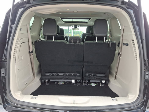 Used 2020 Chrysler Pacifica Limited image 30