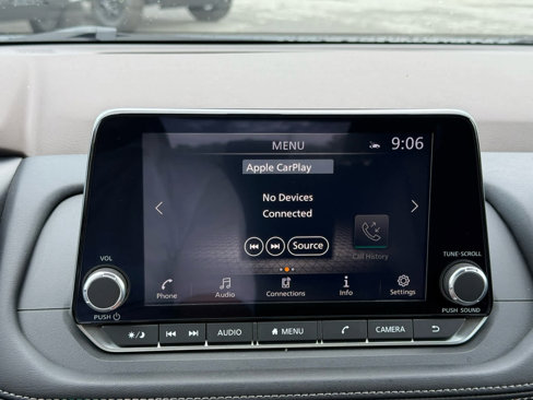 Used 2023 Nissan Rogue SV image 16