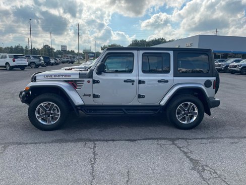 Used 2018 Jeep Wrangler Unlimited Sahara image 2