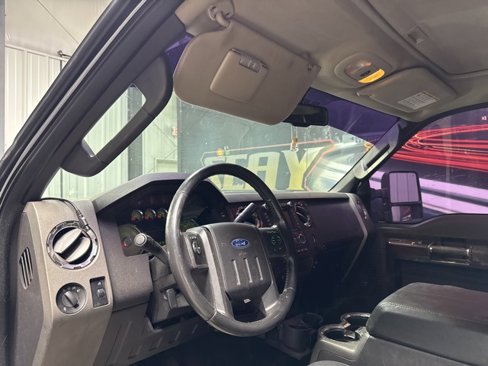 Used 2010 Ford F250 Lariat image 5